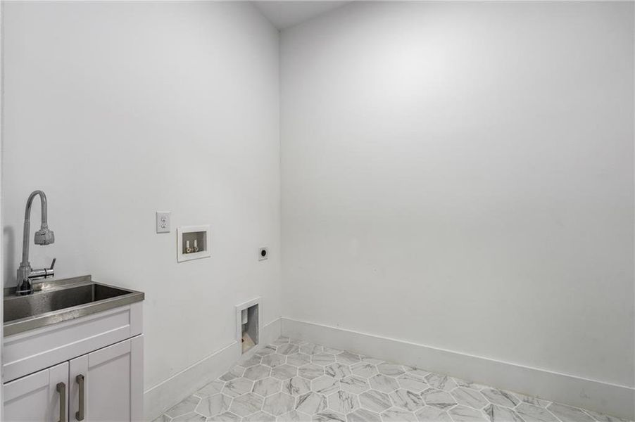 Furnished interior view inside a new home in , Jefferson (Image 15).