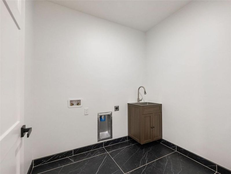 Spacious, unfurnished interior of a new home in , Cumming (Image 25).