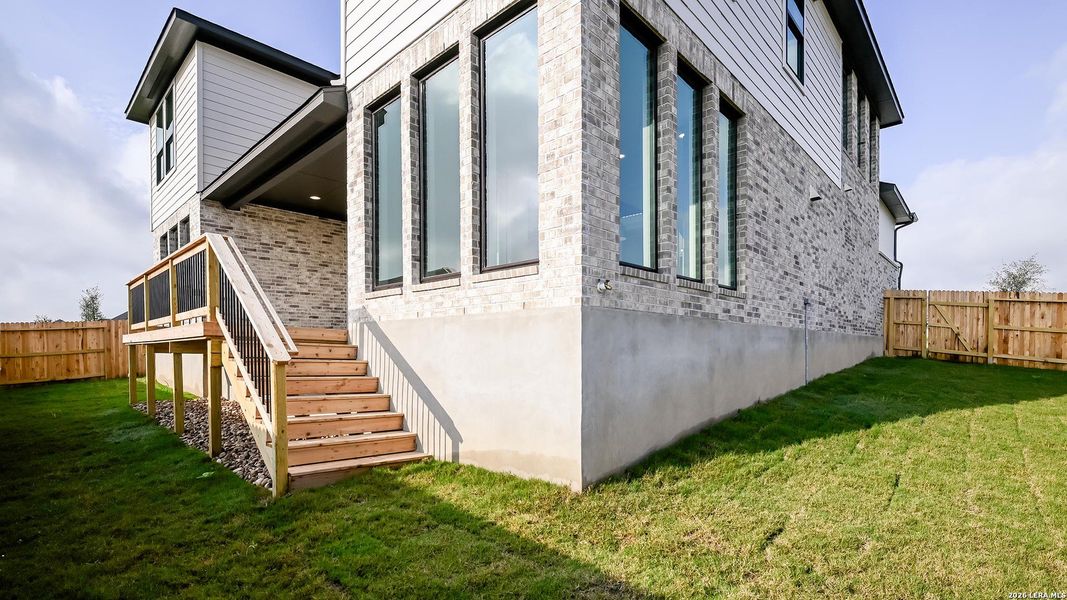 Exterior details and patio area of a home in Cibolo Valley Heights, Cibolo (Image 4).