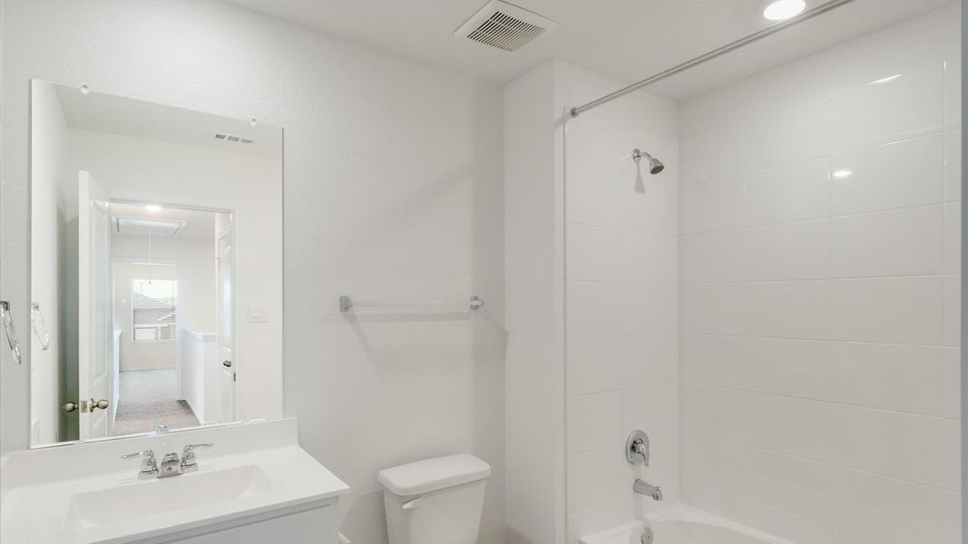 Furnished interior view inside a new home in , Buda (Image 9).