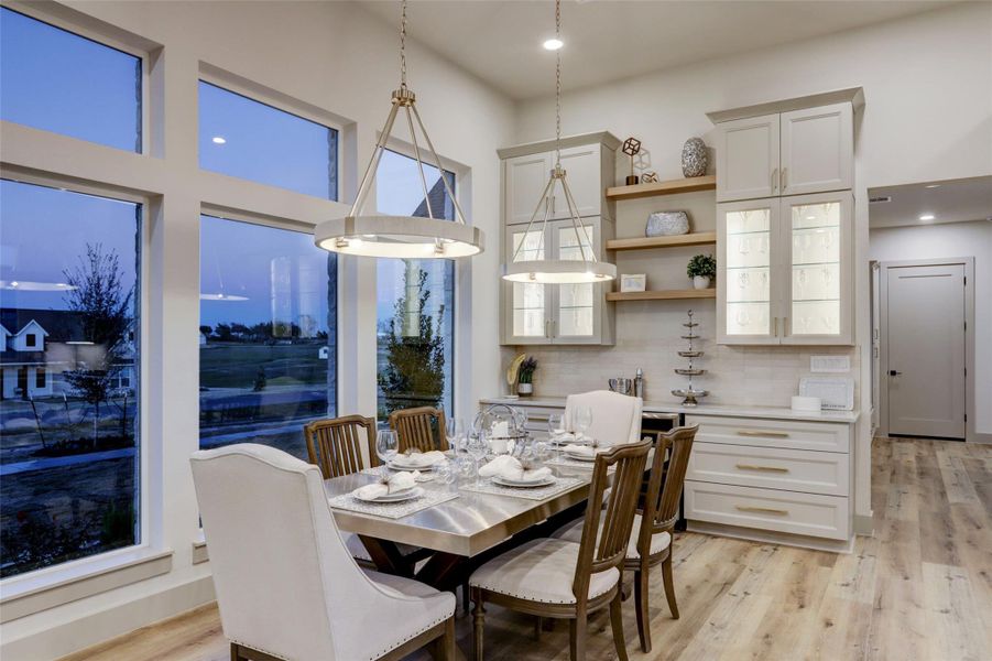 Dining room with built-ins Dining room with built-ins