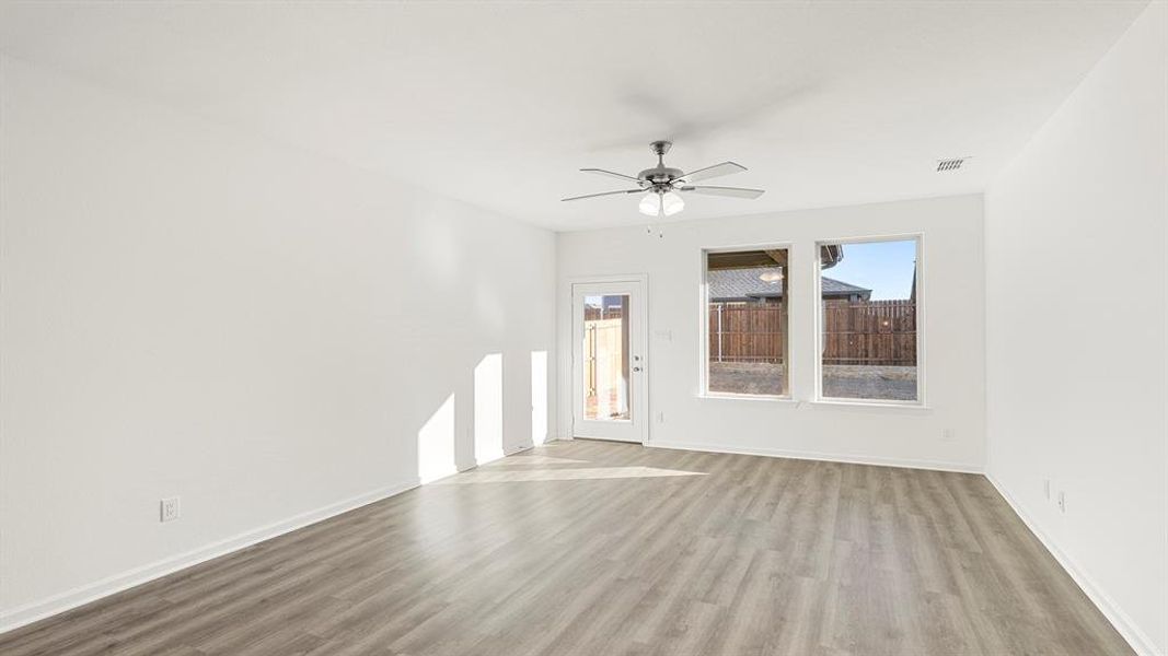 12. 2925 Kimberwick - Family