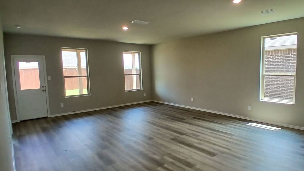 Spacious, unfurnished interior of a new home in The Canyons, Keene (Image 6).