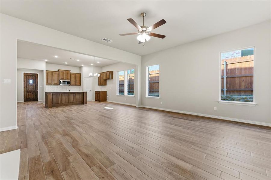 Spacious, unfurnished interior of a new home in Waterford Park, Weatherford (Image 18). Spacious, unfurnished interior of a new home in Waterford Park, Weatherford (Image 18).