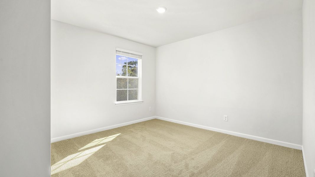 Spacious, unfurnished interior of a new home in Owens Ridge, Lexington (Image 21).
