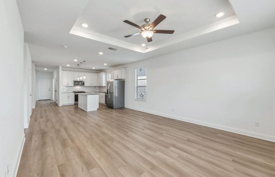 Spacious, unfurnished interior of a new home in Patterson Ranch, Georgetown (Image 24).