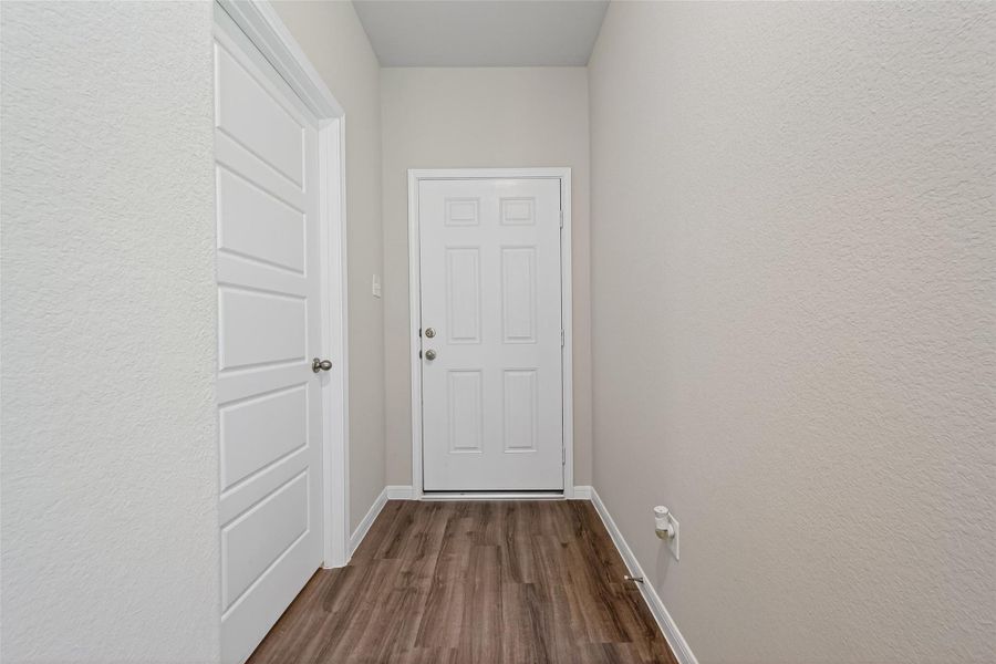 Spacious, unfurnished interior of a new home in Woodland Lakes, Huffman (Image 36).