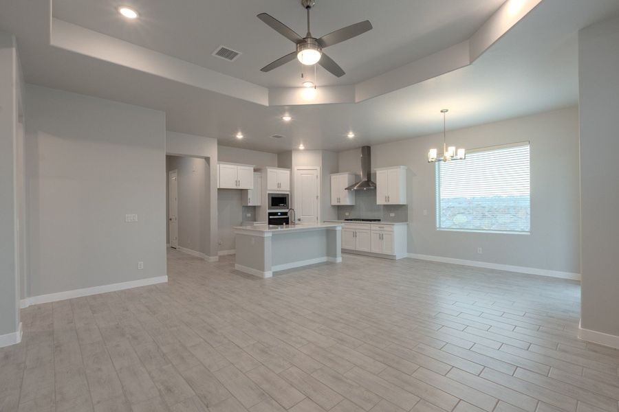 Spacious, unfurnished interior of a new home in Emerald Estates, El Paso (Image 20).
