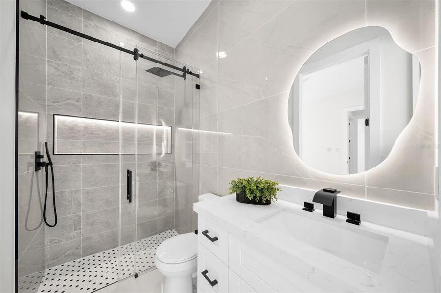 Furnished interior view inside a new home in , Punta Gorda (Image 31).