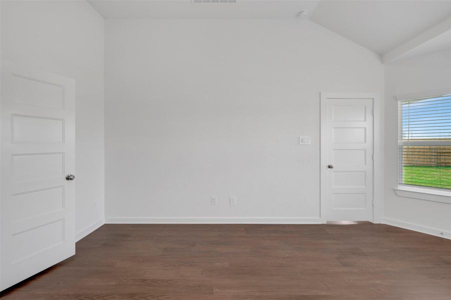 Spacious, unfurnished interior of a new home in Wildrye, Waller (Image 37).