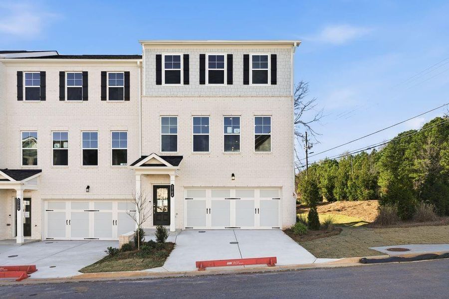 Image 42 of a home in Somerset at Veterans Memorial.