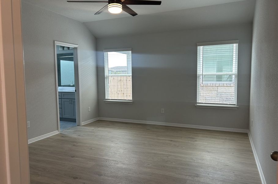 Spacious, unfurnished interior of a new home in Porter Country, Kyle (Image 7).