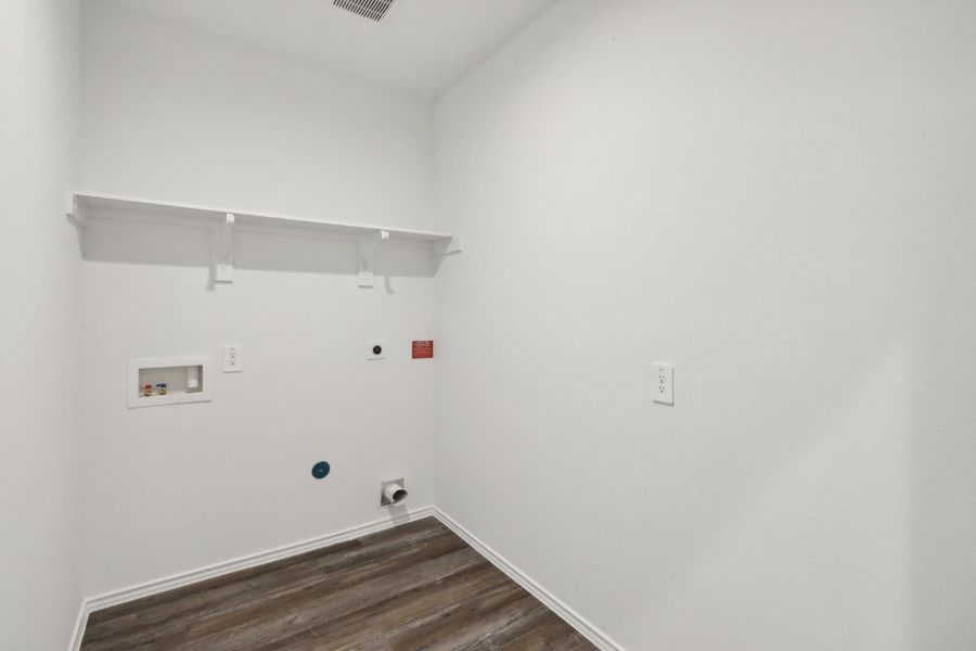 Spacious, unfurnished interior of a new home in Grand Pines, Magnolia (Image 14).