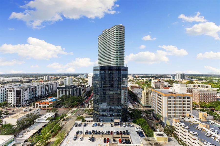 Condo located in St. Petersburg, FL showcasing its design and architecture (Image 34). Condo located in St. Petersburg, FL showcasing its design and architecture (Image 34).