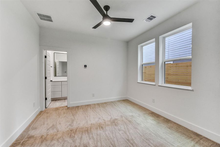 Spacious, unfurnished interior of a new home in , Houston (Image 22).