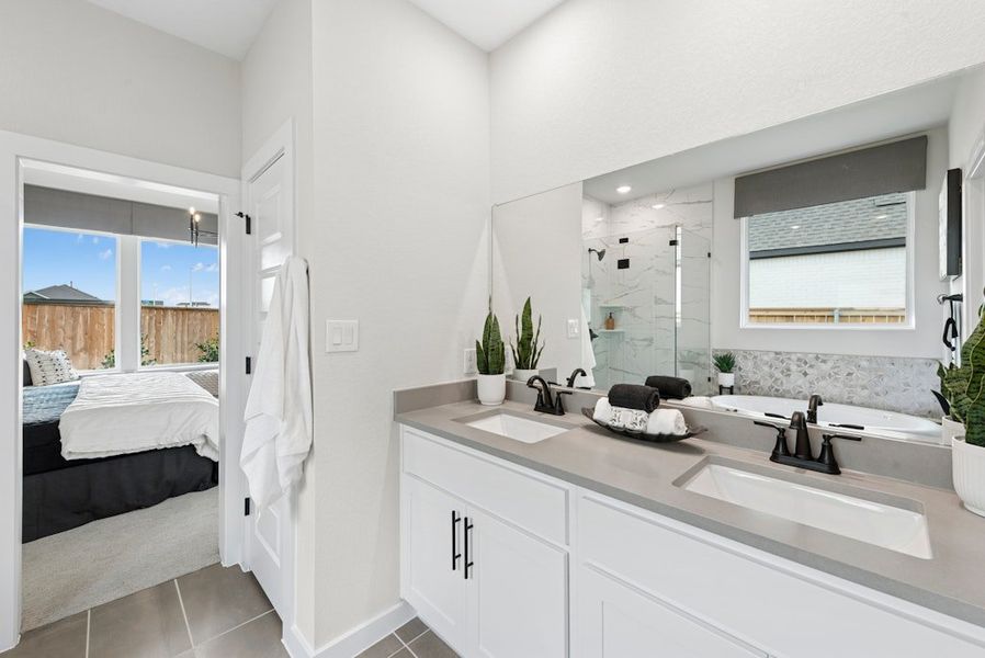 Representative furnished interior of a home built from the Upton by Scott Felder Homes in Crown Ridge Manor, San Antonio (Image 10).