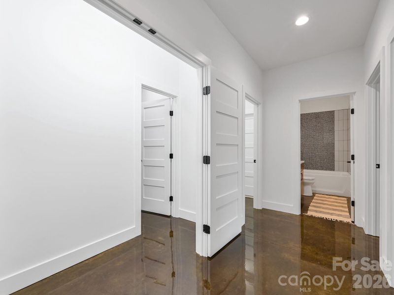 Spacious, unfurnished interior of a new home in , Asheville (Image 23).