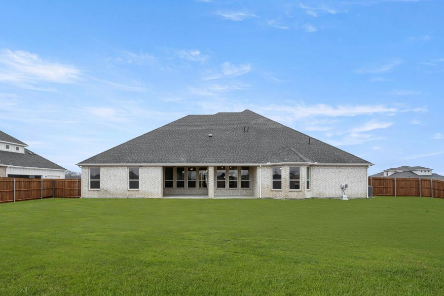 Representative exterior details of a home built from the Dickson by Kindred Homes in Oak Creek Ranch, Waxahachie (Image 4).