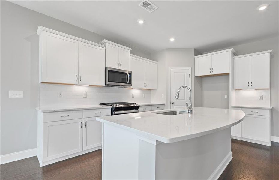 Furnished interior view inside a new home in Hawthorne Ridge, McDonough (Image 12).