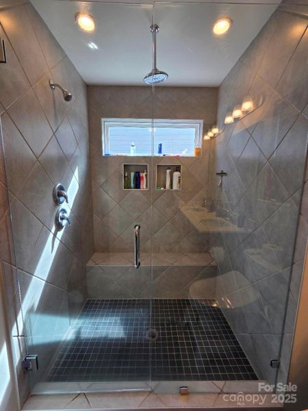 Image 21 of a home in .