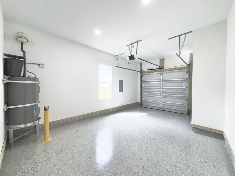 Spacious, unfurnished interior of a new home in , North Charleston (Image 31).