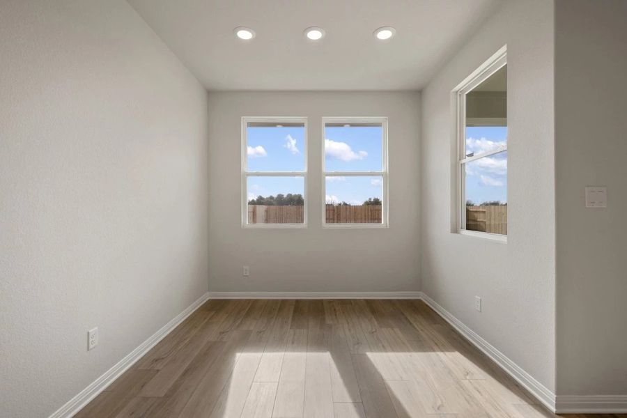 Spacious, unfurnished interior of a new home in Berry Creek Highlands, Georgetown (Image 36).