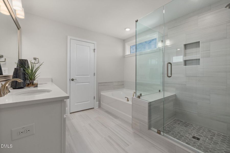 SAUN- Continental Model Home (13)