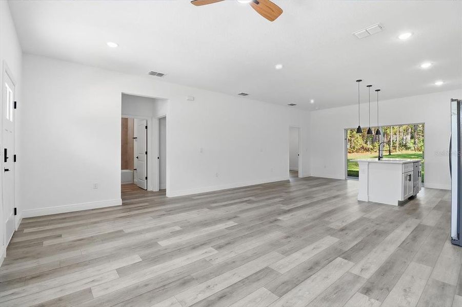 Spacious, unfurnished interior of a new home in , Citrus Springs (Image 17). Spacious, unfurnished interior of a new home in , Citrus Springs (Image 17).