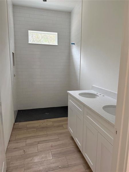 Image 4 of a home in .