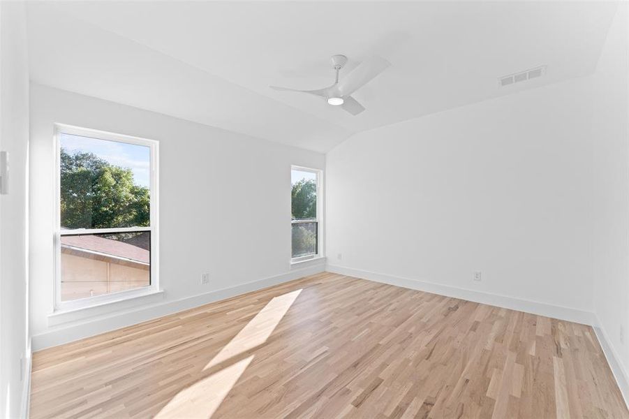 Spacious, unfurnished interior of a new home in , Dallas (Image 23).