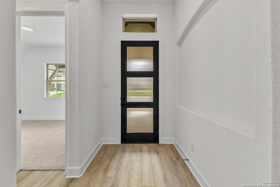 Spacious, unfurnished interior of a new home in Ventana, Bulverde (Image 20).