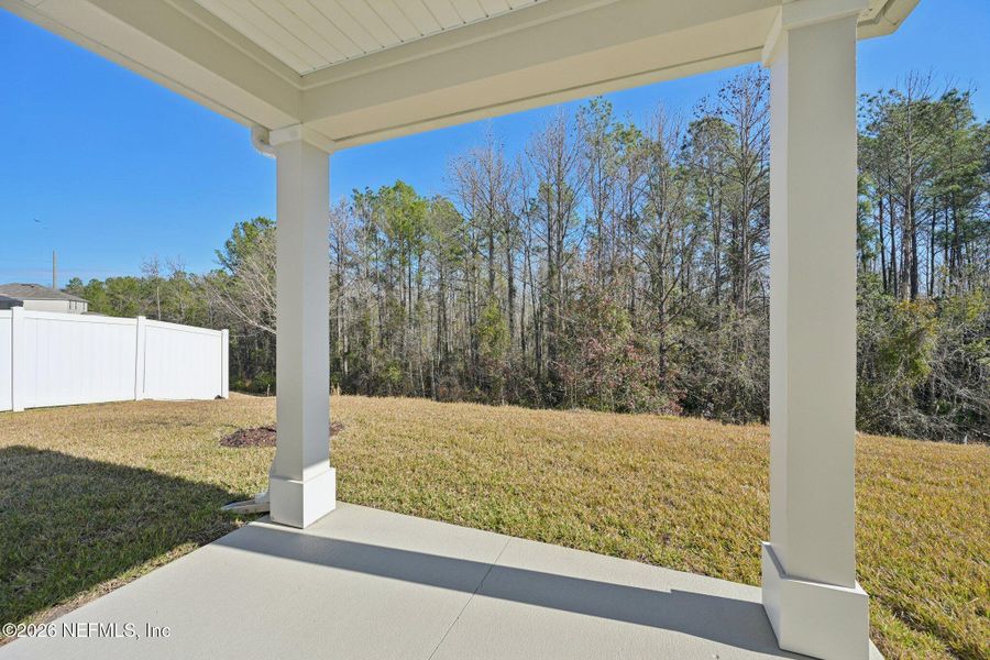 Exterior details and patio area of a home in Panther Creek, Jacksonville (Image 4).