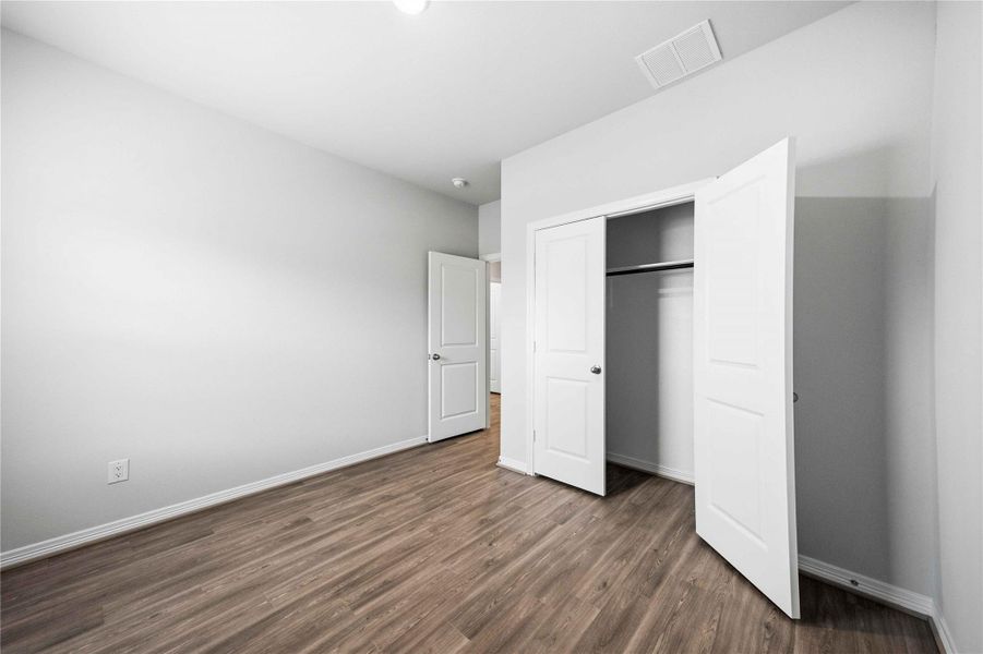 Spacious, unfurnished interior of a new home in , Houston (Image 14).