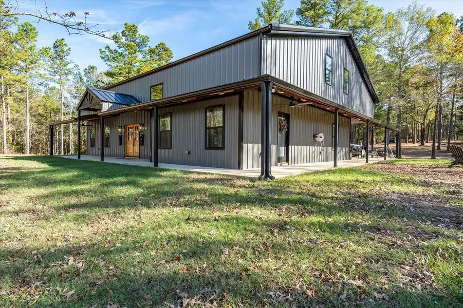 Exterior details and patio area of a home in , Brownsboro (Image 18).