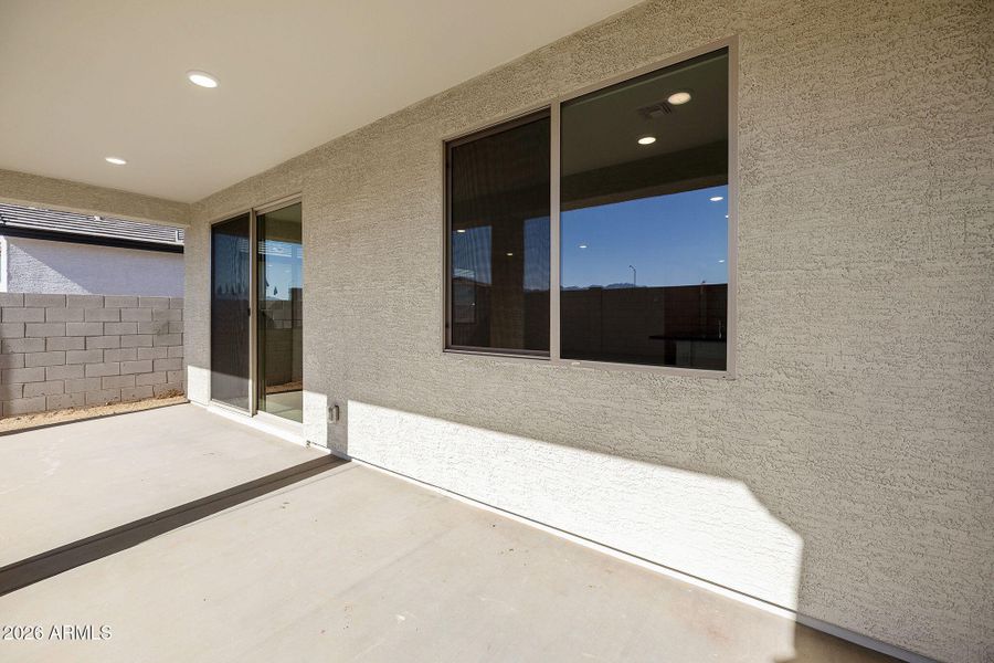 LARGE COVERED PATIO LARGE COVERED PATIO