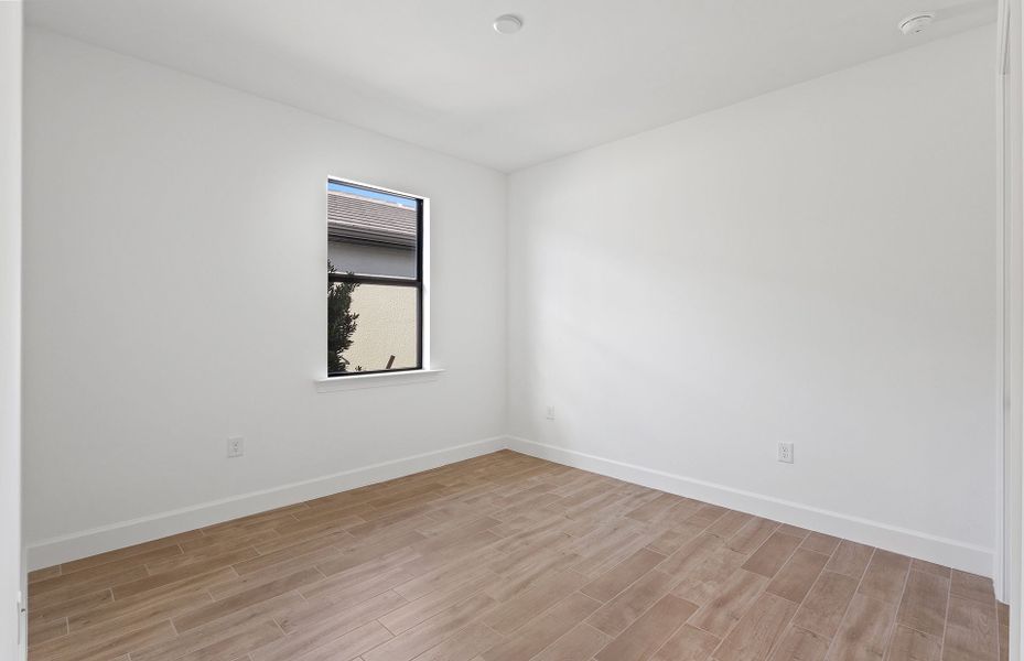 Spacious, unfurnished interior of a new home in Terreno, Naples (Image 13).
