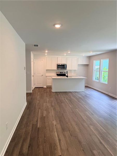 Spacious, unfurnished interior of a new home in , Atlanta (Image 22).