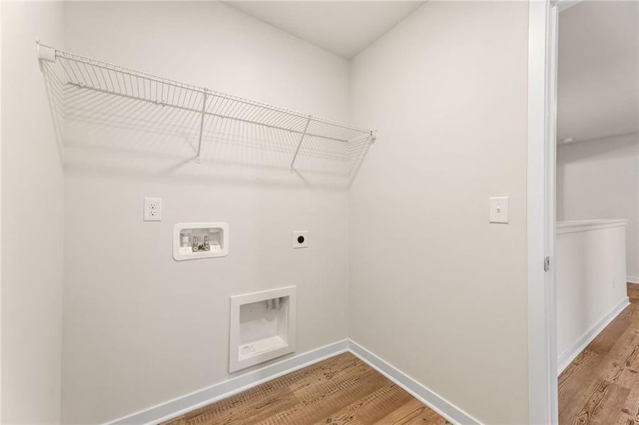 Spacious, unfurnished interior of a new home in Sherwood Square, Flowery Branch (Image 14).