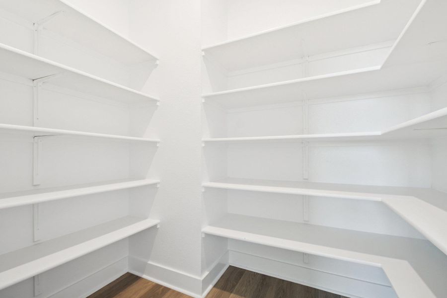 Spacious, unfurnished interior of a new home in Persimmon, Buda (Image 30).
