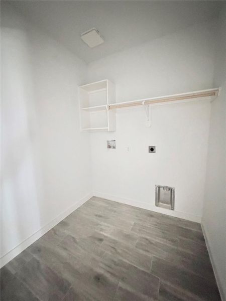 Spacious, unfurnished interior of a new home in , Cleveland (Image 15).