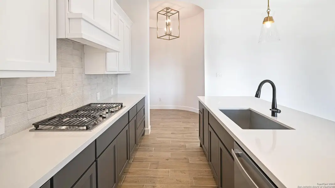 Close-up of interior finishes inside a home in Solms Landing 45', New Braunfels (Image 7).