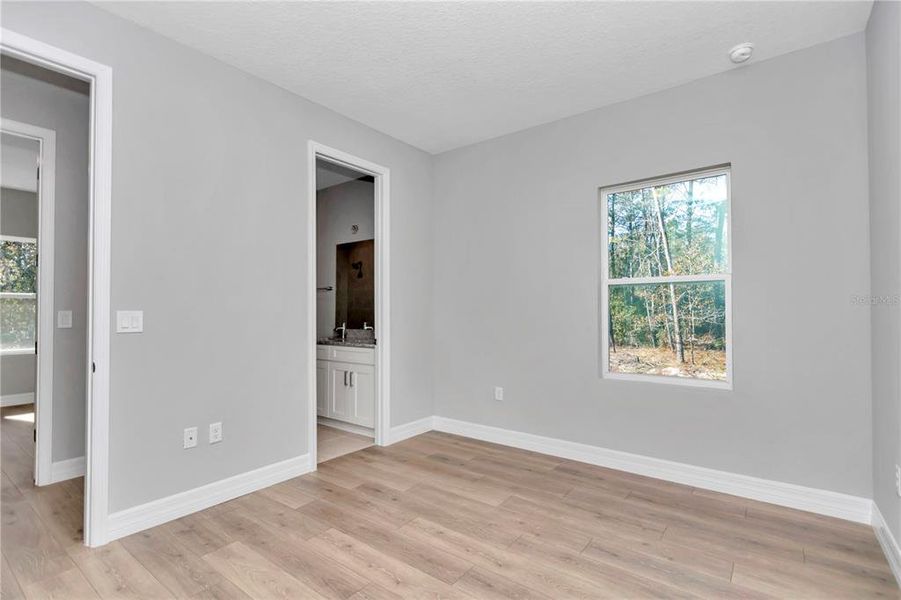 Spacious, unfurnished interior of a new home in , Summerfield (Image 17).