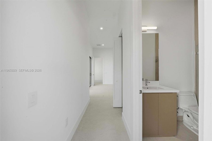 Spacious, unfurnished interior of a new home in , Hollywood (Image 26).