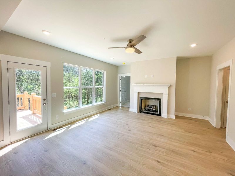 Spacious, unfurnished interior of a new home in Saundersville Station, Hendersonville (Image 4). Spacious, unfurnished interior of a new home in Saundersville Station, Hendersonville (Image 4).