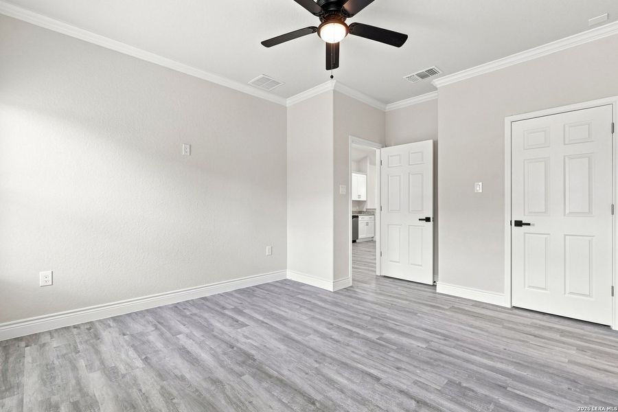 Spacious, unfurnished interior of a new home in , San Antonio (Image 13).
