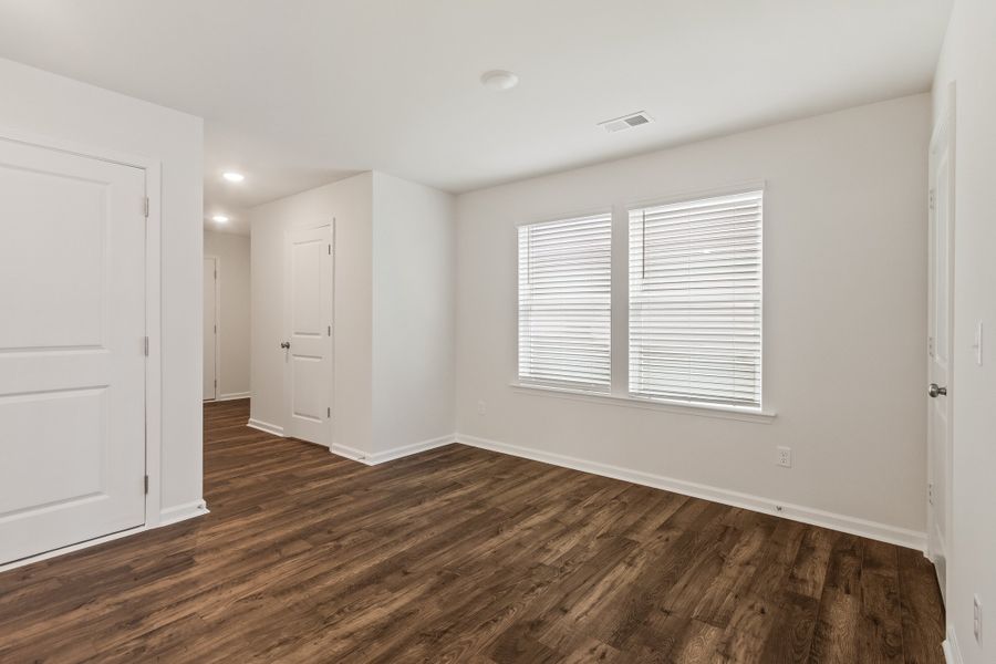 Representative unfurnished interior of a home built from the Palm by Veranda Homes in Hitchcock Preserve, Aiken (Image 10).