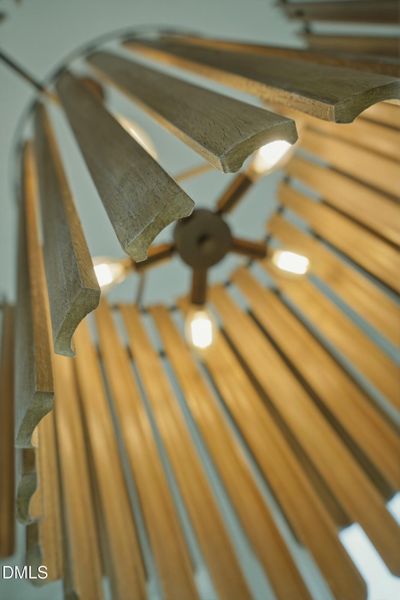 6CapeLn_Staged_11DiningRoom