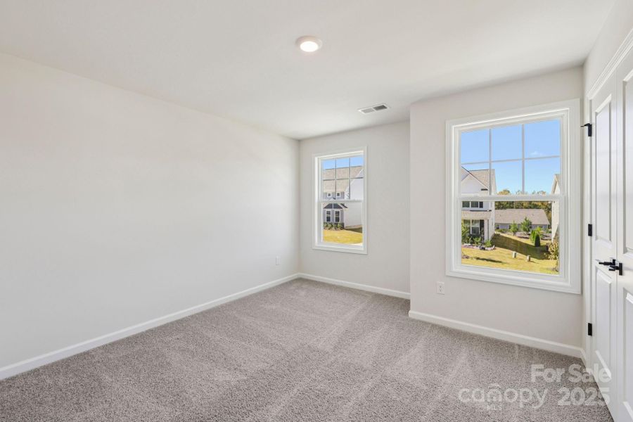 Spacious, unfurnished interior of a new home in Falls Cove, Troutman (Image 28).