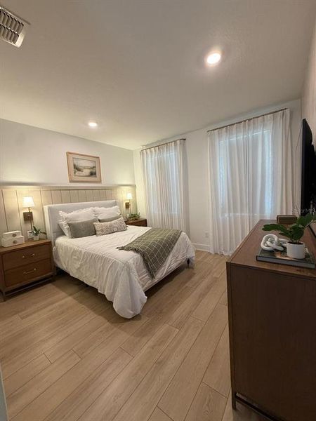 Furnished interior view inside a new home in , Winter Garden (Image 33).