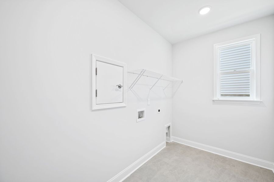 Spacious, unfurnished interior of a new home in Grand Arbor, Blythewood (Image 27).